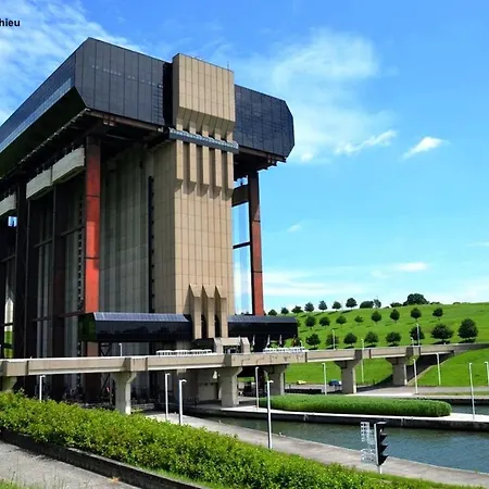 بيت للعطل Green Lodges